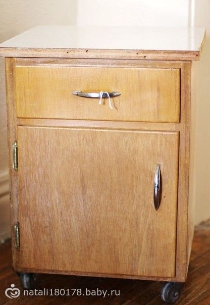 Детская кухня из досок