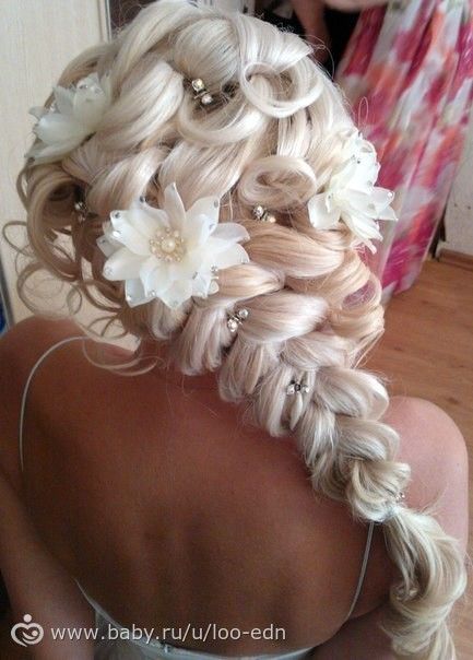 Прически свадебные из кос