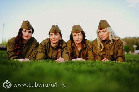 Такими мы были солдаточками))