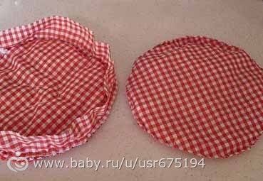 грушечная детская коляска и сумочка из пластиковой бутылки