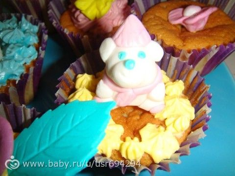 мои капкейки)с вкусняцким кремом)