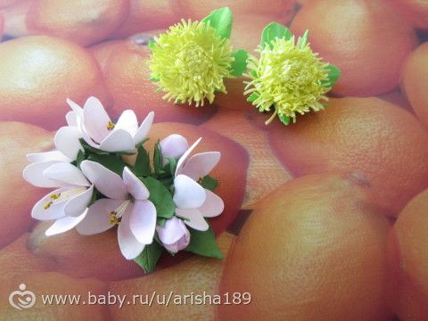 Знакомлюсь с материалом фоамиран,вот что получилось яблоневый цвет и одуванчики