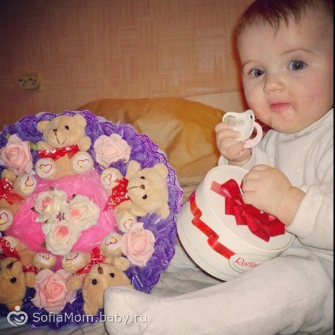 Любимой доченьке Сонечке сегодня 7 месяцев!!!)))