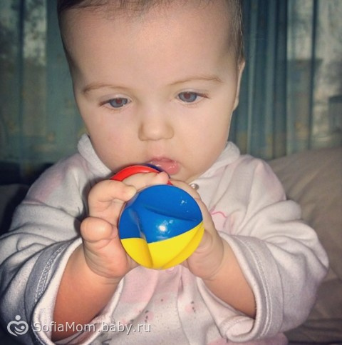 Любимой доченьке Сонечке сегодня 7 месяцев!!!)))