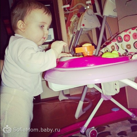 Любимой доченьке Сонечке сегодня 7 месяцев!!!)))