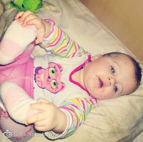 Любимой доченьке Сонечке сегодня 7 месяцев!!!)))