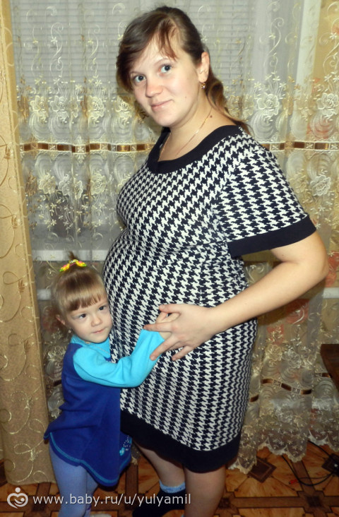 Показала попку в машине Показала попку в машине
