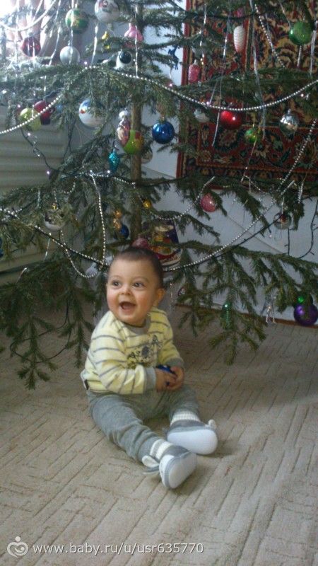 Нам 8 мес или 4 шага до годика. 13.01.15