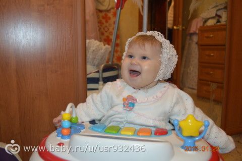 Восемь месяцев дочурке.