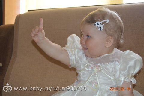 Что же подарить малышке на годик?