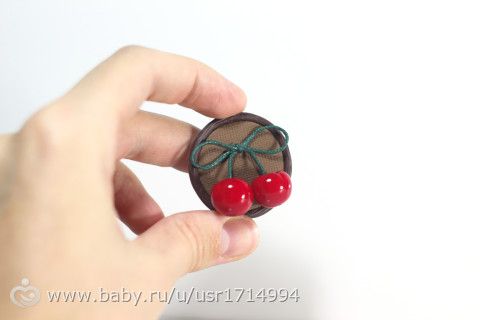 Брошка с вишенками!