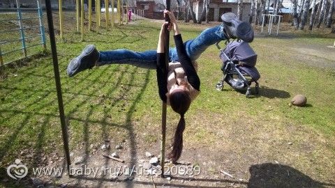 И зачем на школьной площадке данные снаряды?!