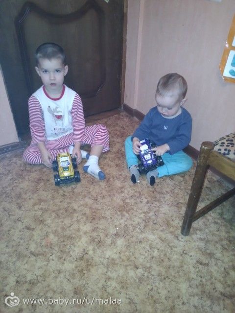 И я хочу похвастаться подарками))